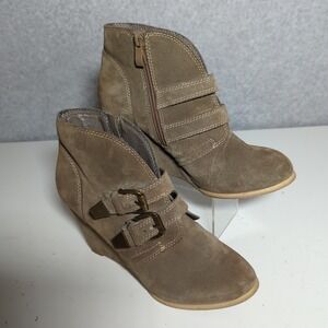 Very Volatile Suede Wedge Ankle Boots Buckle Detail Taupe Size‎ 7
